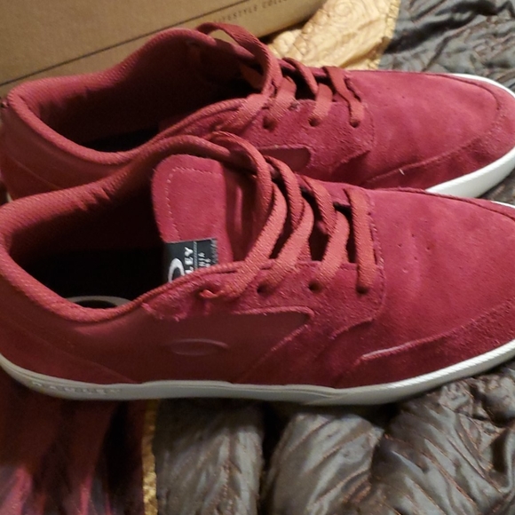 Oakley sueded Lighthouse sneaker us 13 - Picture 2 of 6
